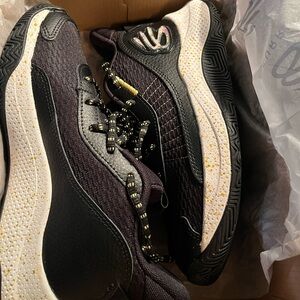 Youth, Steph Curry basketball shoes